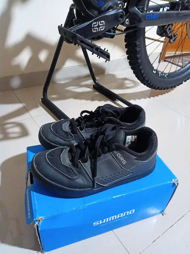 Sepatu shimano GR5 size 42