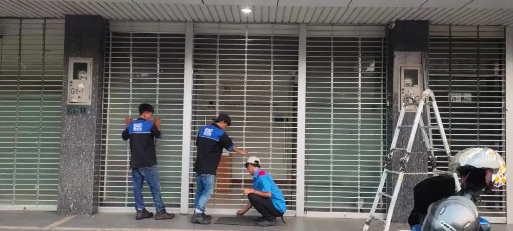 Service rolling door jatake