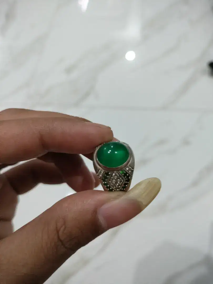 Batu bacan kristal