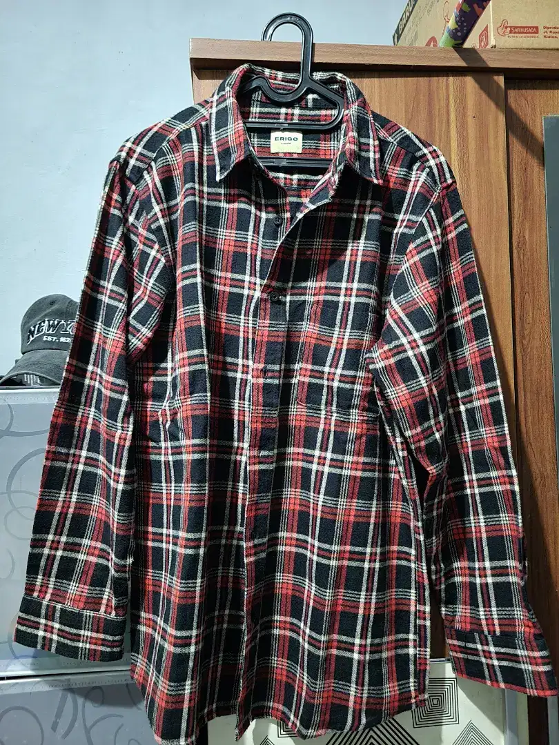 Erigo Long Sleeve Shirt Kemeja Lengan Panjang Warna Merah