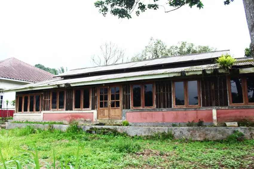 (TURUN HARGA) Milik Pribadi: Tanah Tersembunyi Rumah Kebun di Caringin
