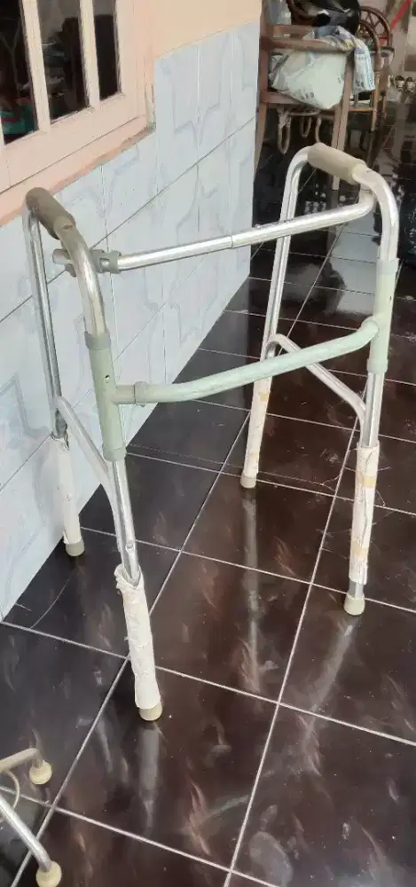 Tongkat lipat kaya baru