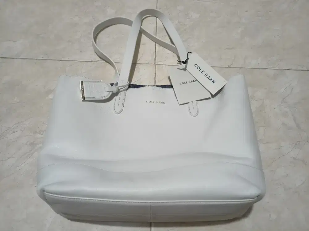 Tas Wanita merk COLE HAAN