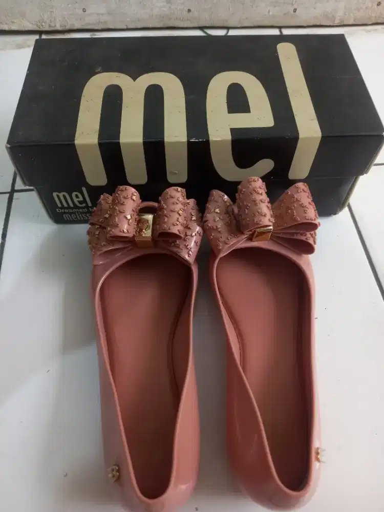 Sepatu MELISA ORIGINAL NO 32..