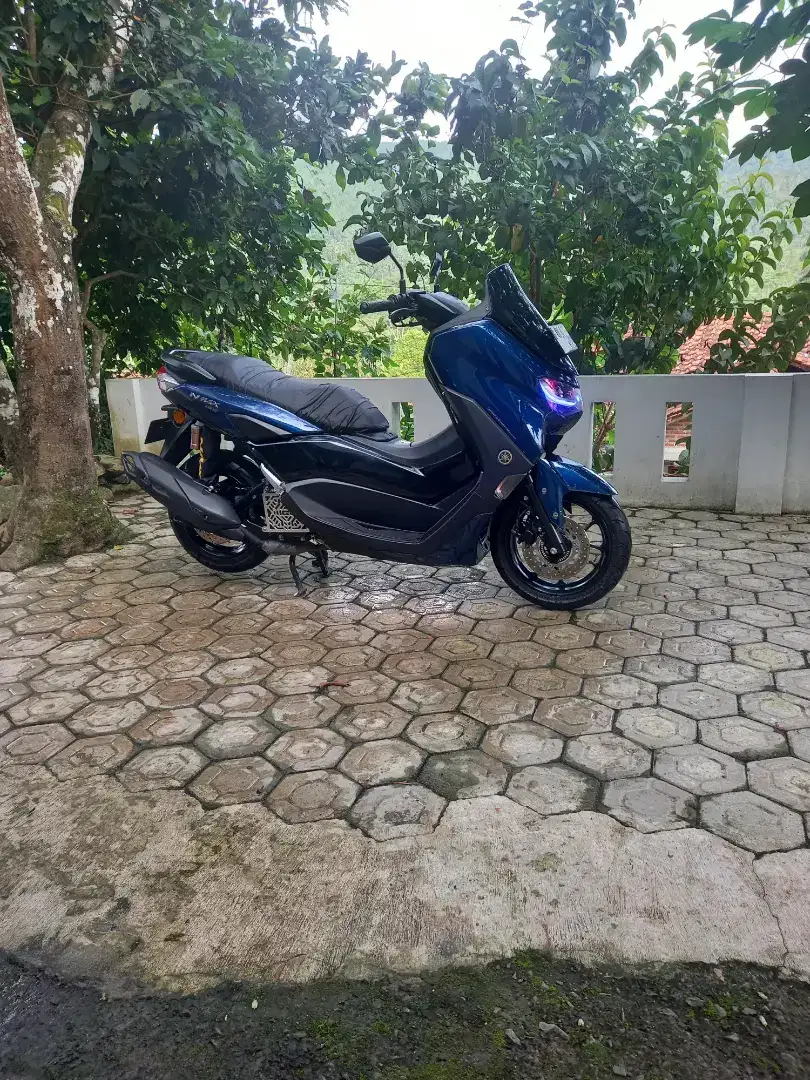 Siapa tau ada yg minat mau di jual n max 2021 kilometer 18rb