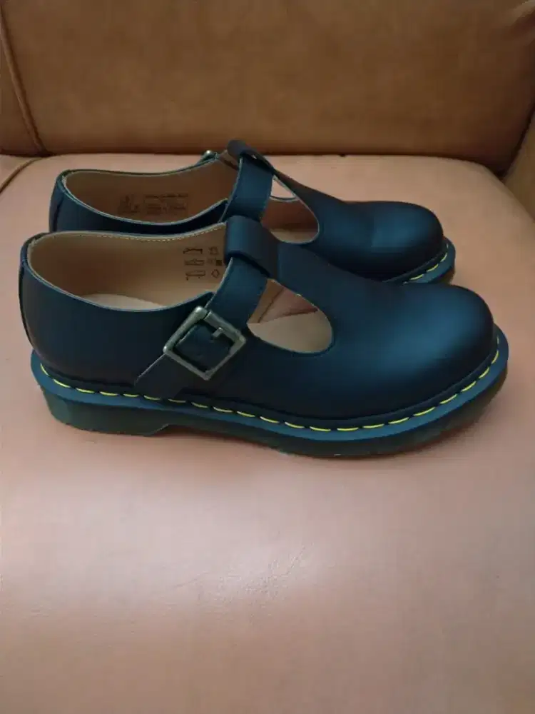 Dr. Martens Polley T-Bar size 39