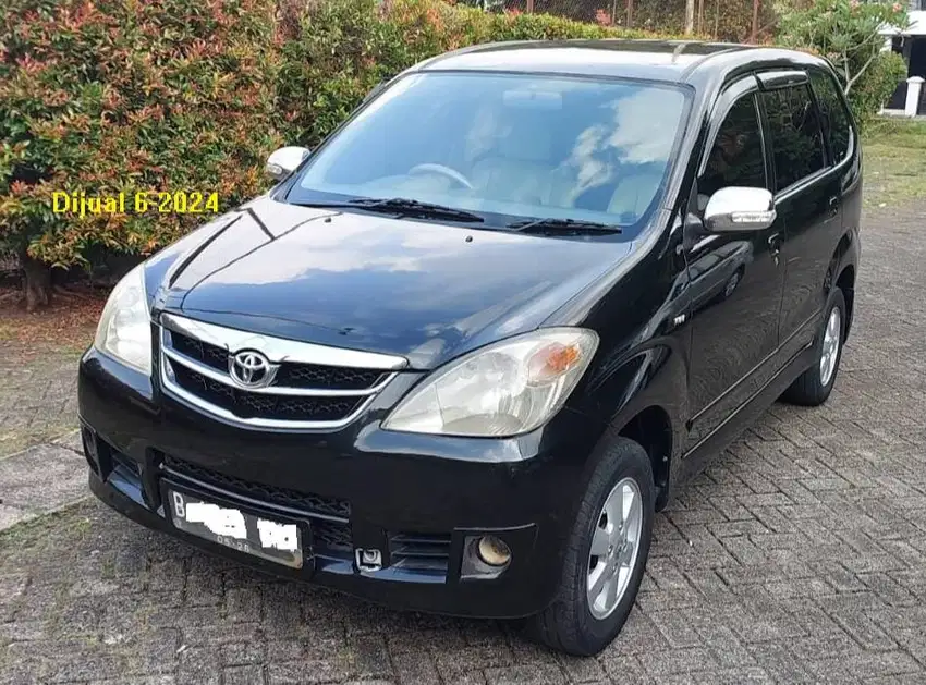 Dijual Avanza G Matic 1.3 Th.2011 - HITAM