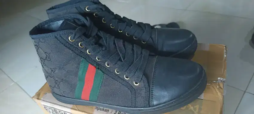 Sepatu gucci kanvas