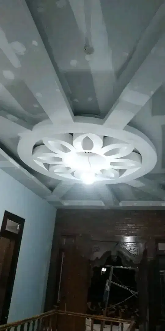 Spesialis plafon gypsum dan pvc, wall molding, skat partisi dan cat