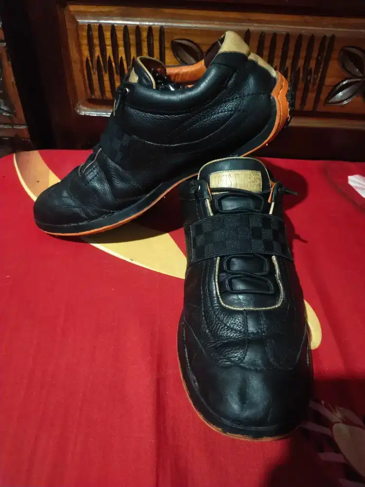 SEPATU BRAND LOUIS VUITTON PARIS