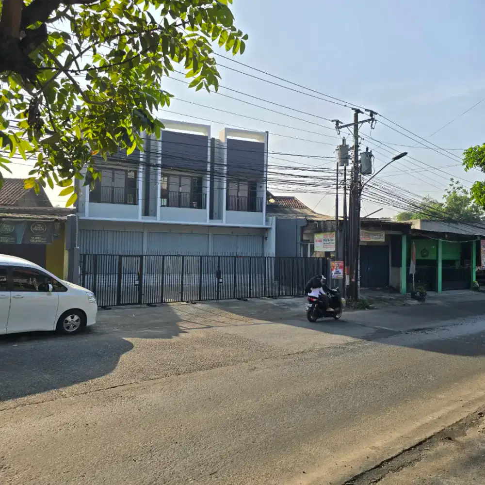 Ruko 2 lantai fasilitas komplit bangunan baru