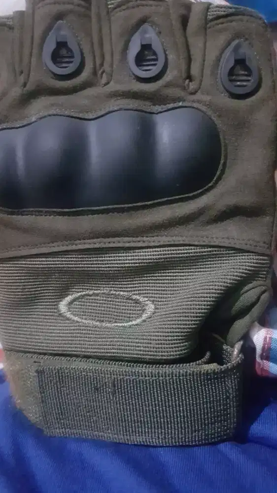 uniqlo sarung hijau oakley