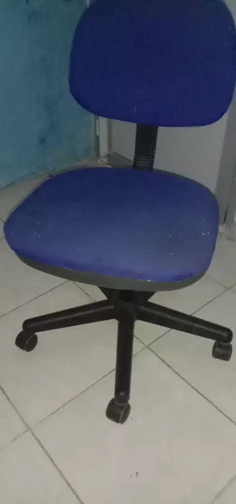 Di jual kursi kantor