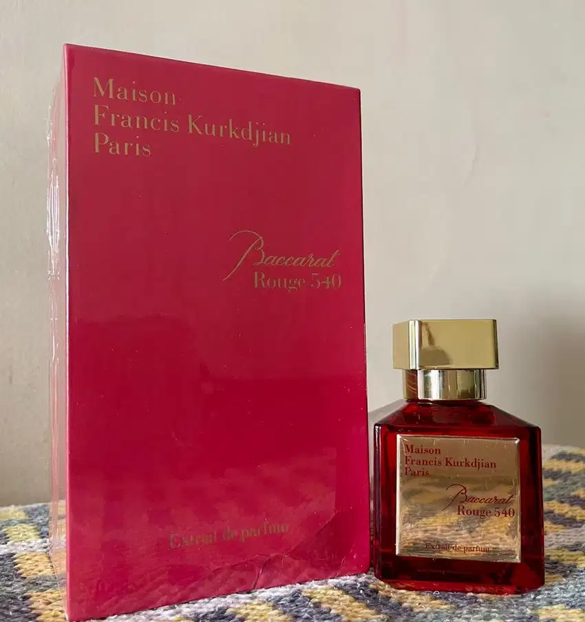 Parfum baru lengkap dengan dus