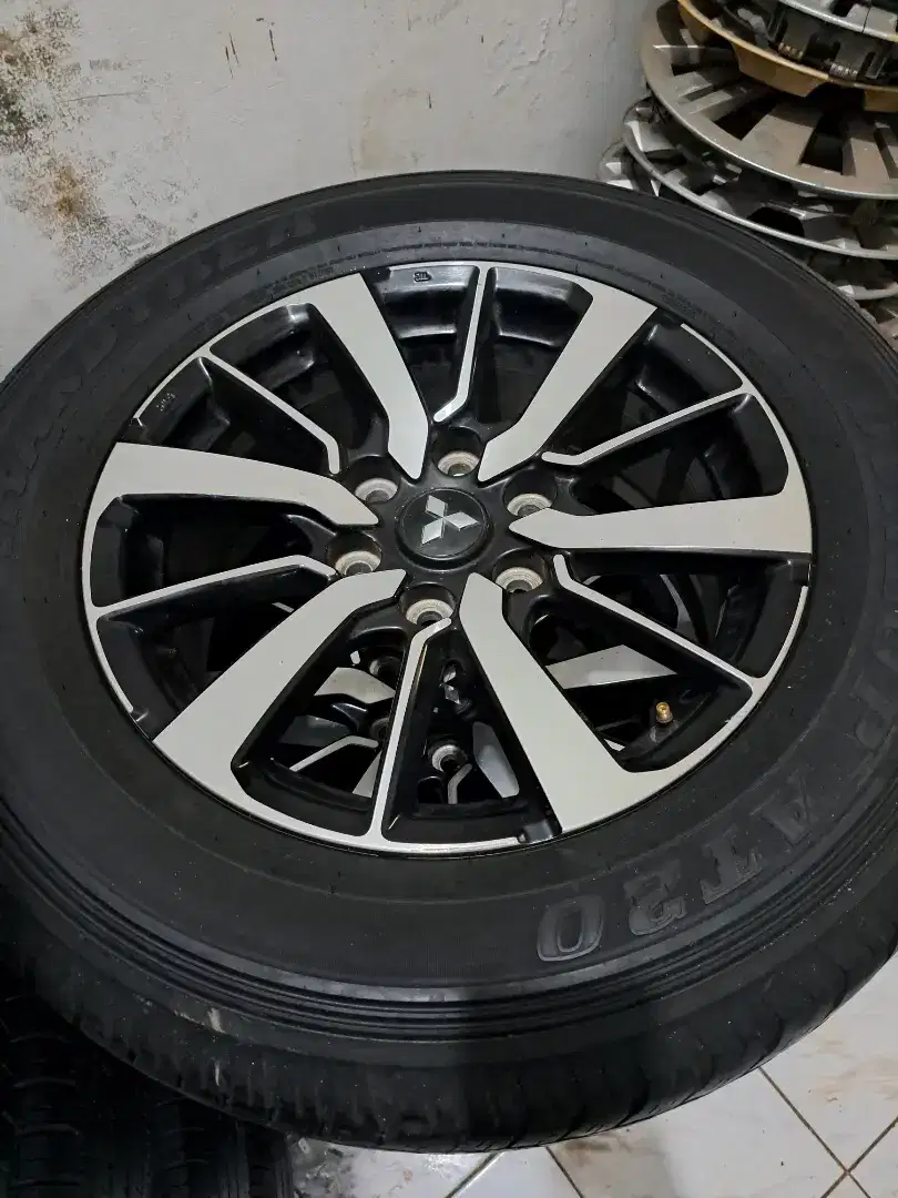 Velg mobil pajero ring 18 jumlah 4 [satu set]