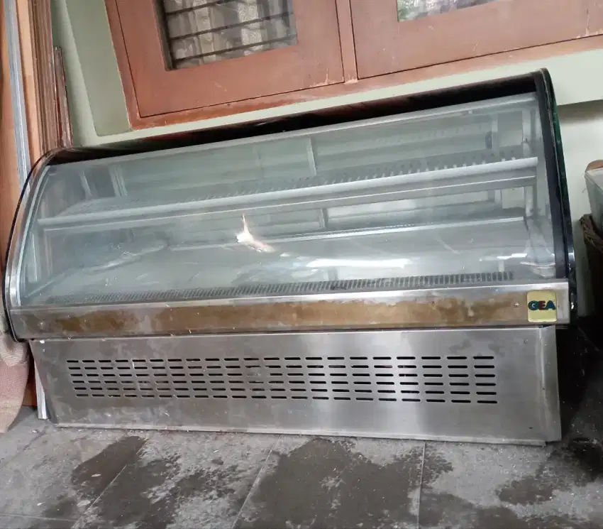 Pendingin kue / showcase merk GEA layak pakai