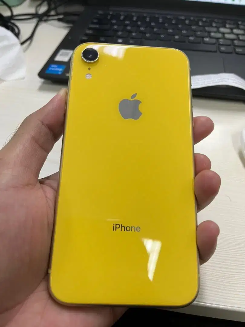 Iphone XR kuning