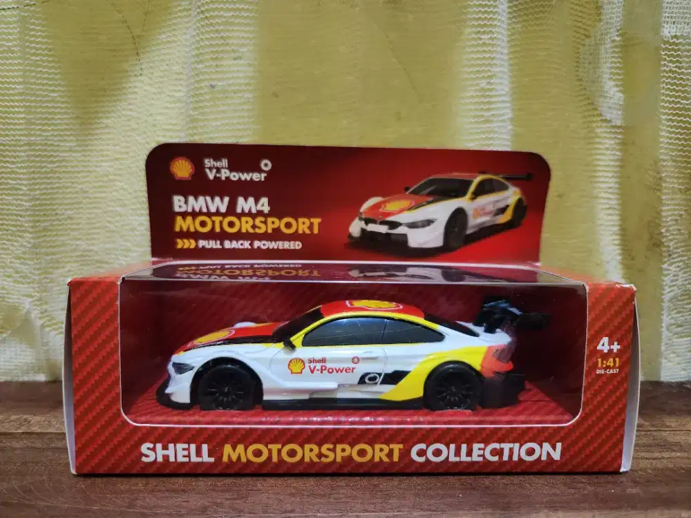 Mainan Shell BMW M4 (Pull back Powered) 1:41