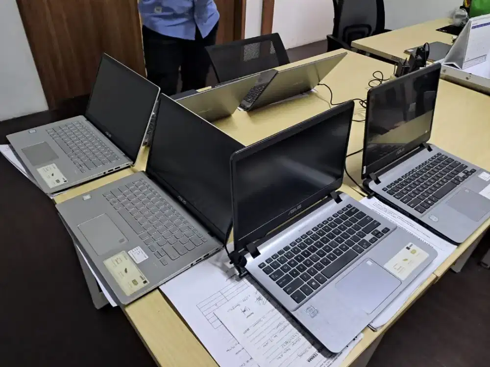 Beli laptop kantor banyak