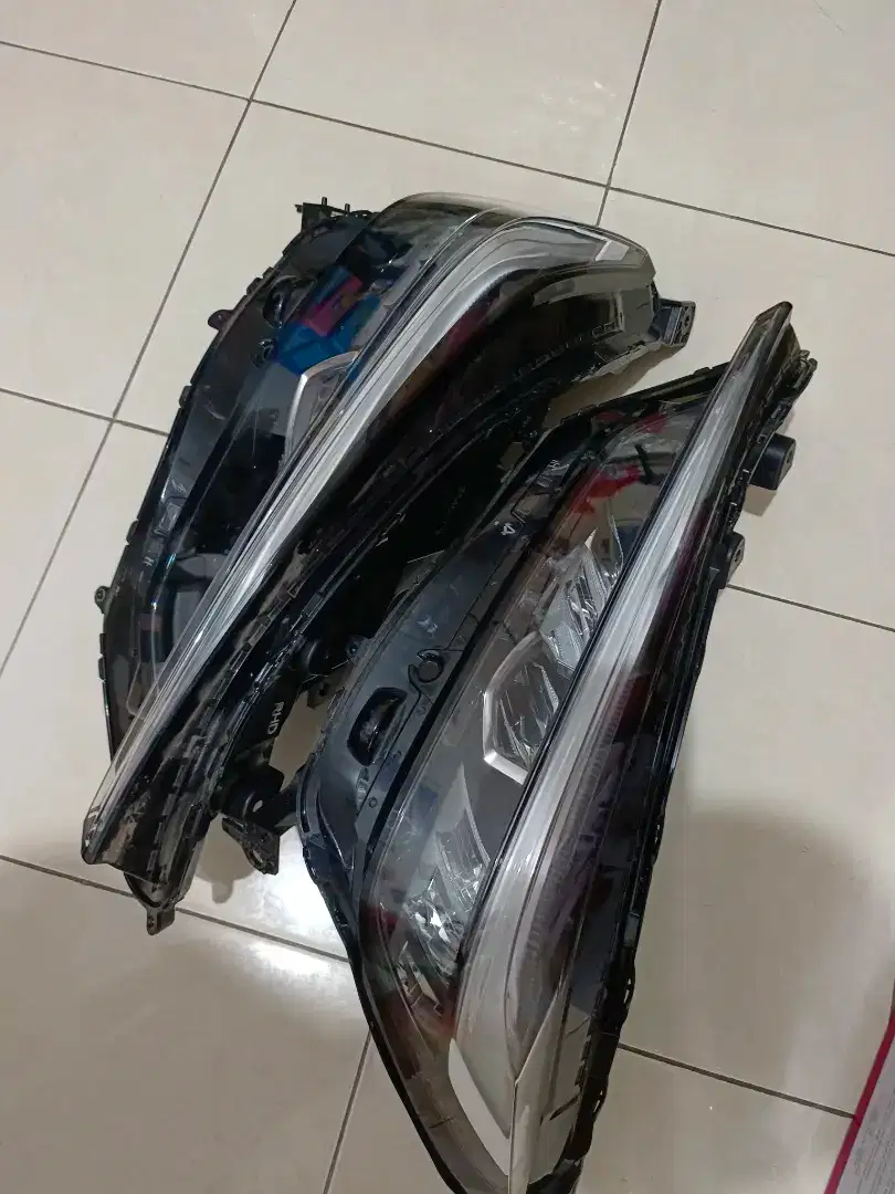 LAMPU DEPAN HONDA HRV TAHUN 21 22 23 24 (SEPASANG)