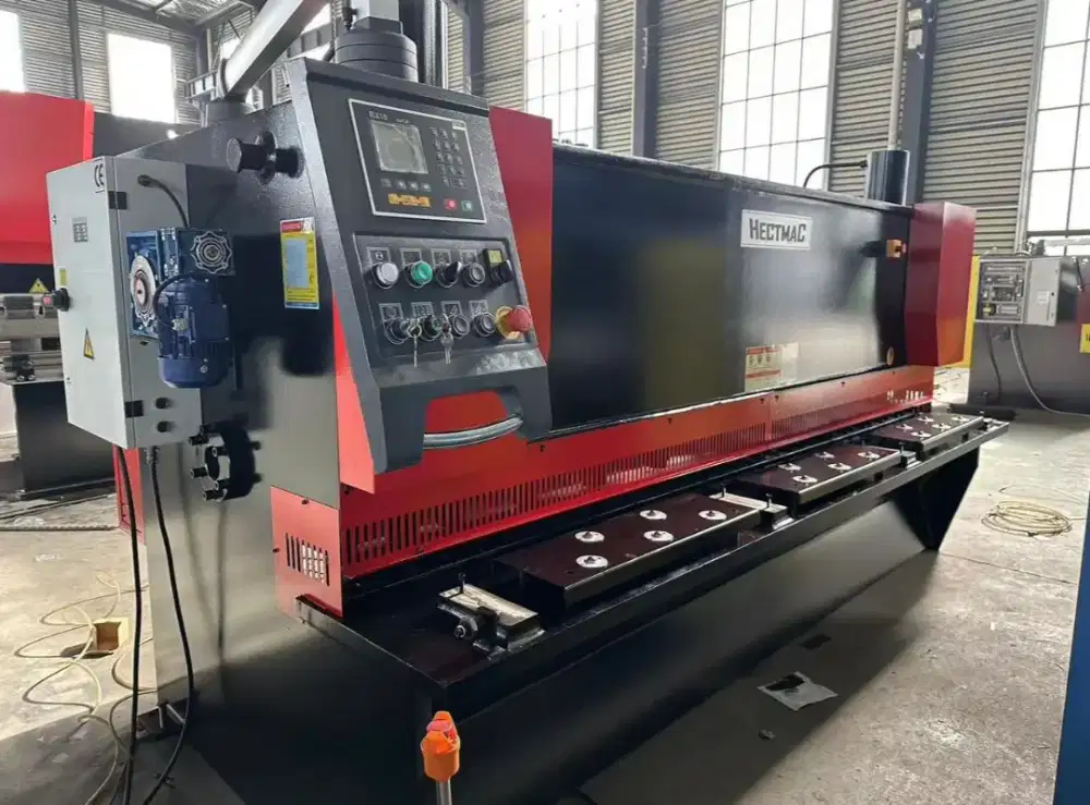 HECTMAC Shearing Machine (mesin potong plat) 6mm x 4000mm