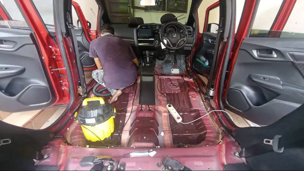 Assisten Detailing Mobil