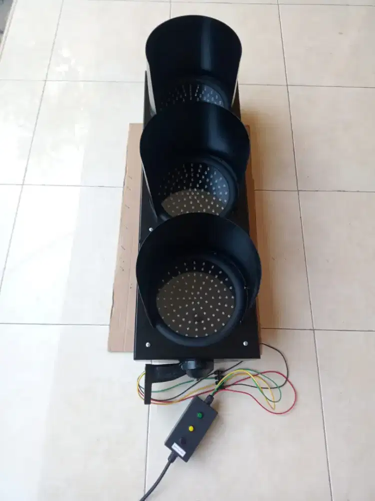 Traffic light Merah Kuning Hijau diameter 20cm