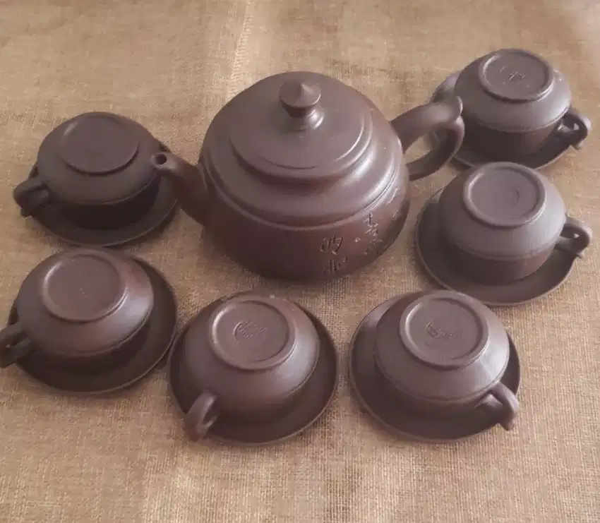 1 SET TEKO/POCI + Cangkir tanah liat (IMPORT)