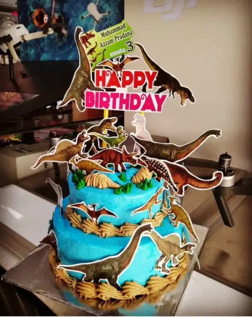 Kue ultah / ulang tahun dinosaurus 2 tingkat