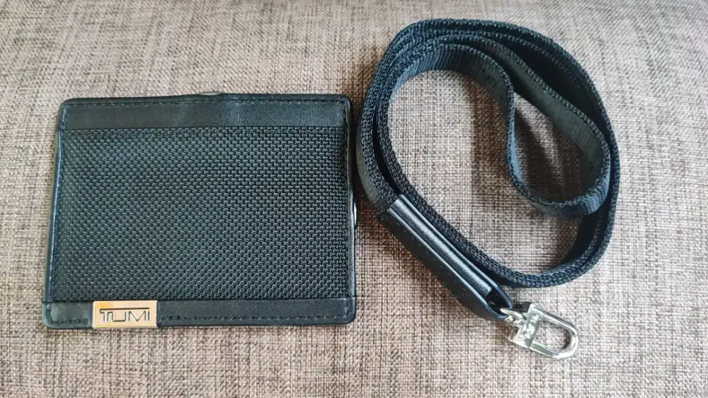 Lanyard id card tumi