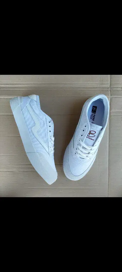 Sepatu Patrobas New Ivan Low Putih Polos ORIGINAL Temennya Kodachi