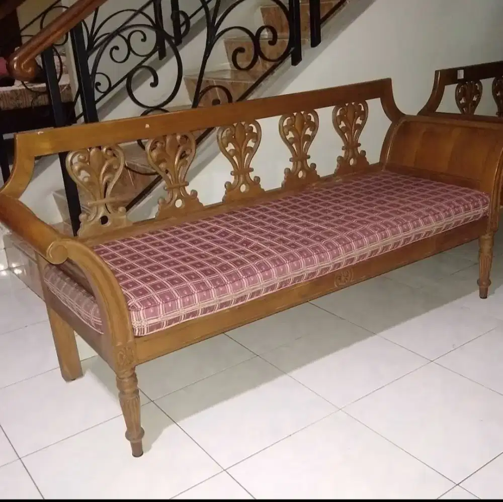 Kursi tamu jati Belanda