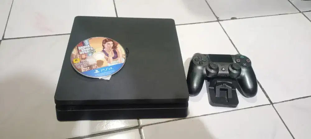 mencari mau beli ps4 dan ps5