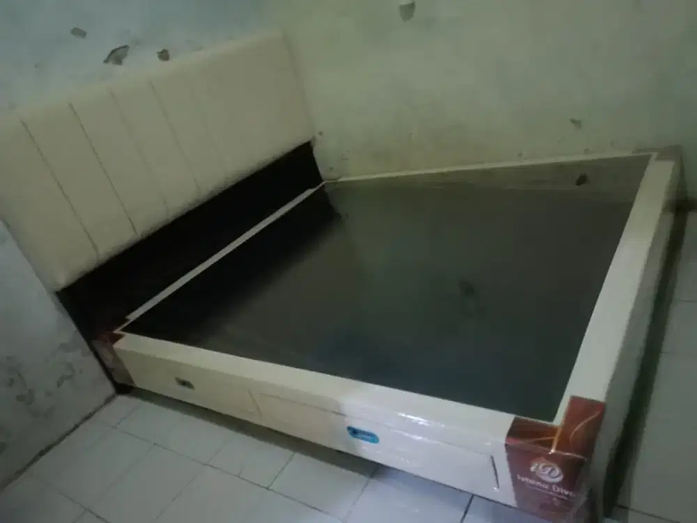 Promo divan sandaran minimalis laci modern bergaransi