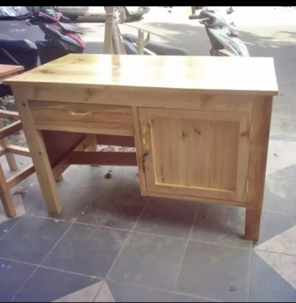 Meja Kantor Lemari, Meja Kerja Rumah, Meja Satpam, Meja Komputer