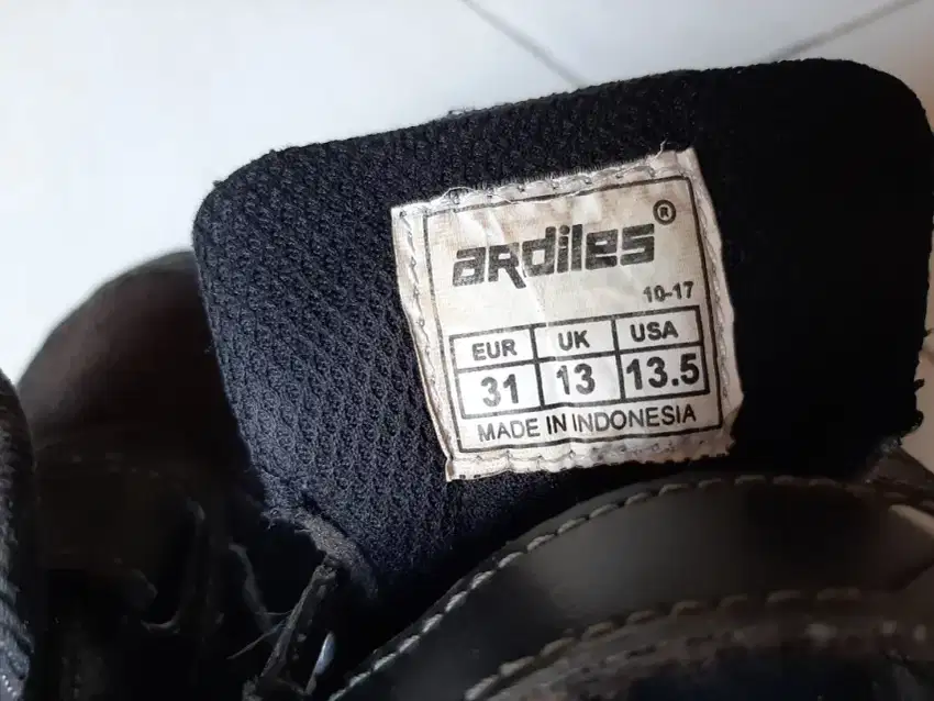 Sepatu anak size 31 ori hitam