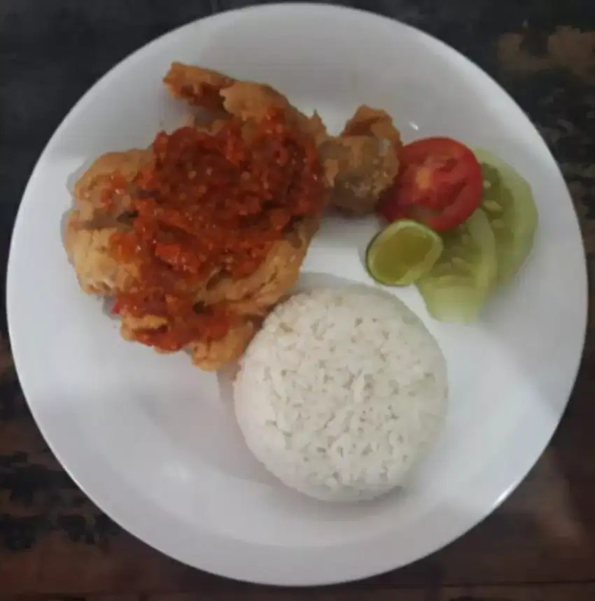 Ayam Goreng Geprek Pakai Nasi