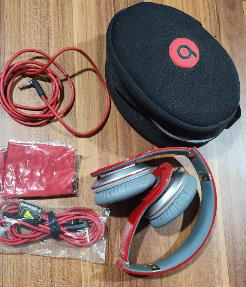 Headphones Beats Solo HD Red Special Edition by Dr Dre Original