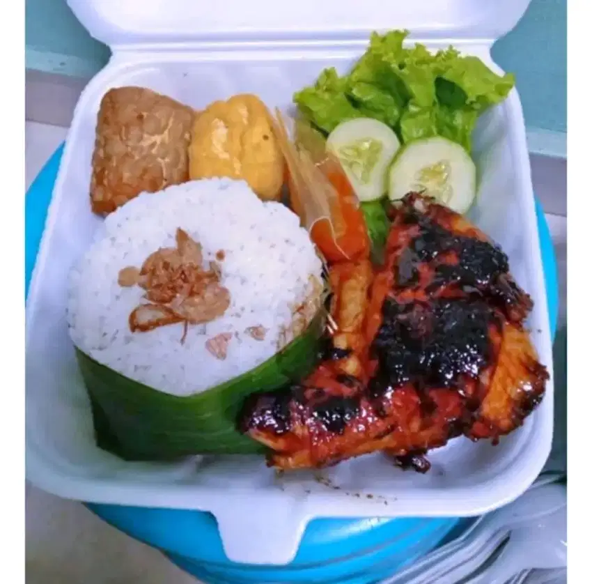 Menerima pesanan paket ayam bakar