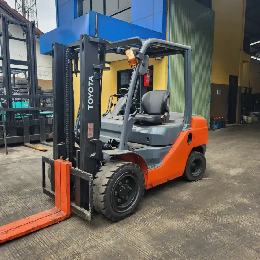 FORKLIFT 8FD30 3 TON MAST 3 METER MANUAL TAHUN 2017