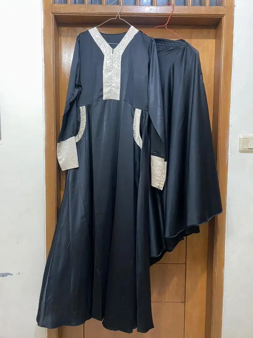 Set Gamis Khimar (preloved terawat)