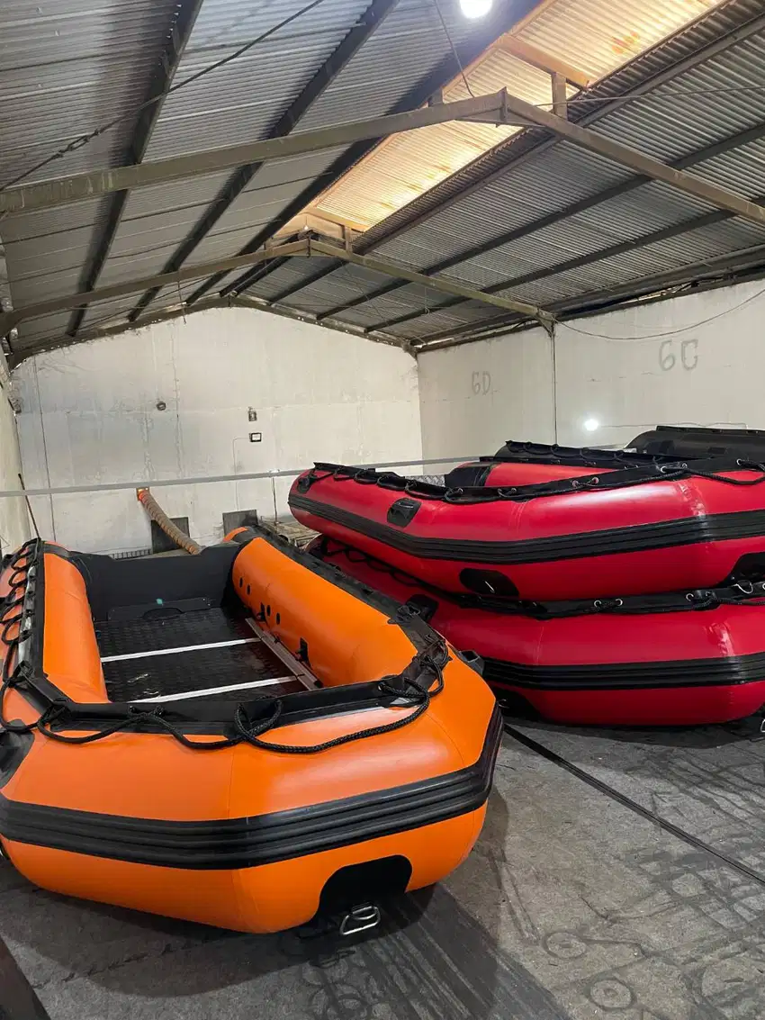 Perahu Karet Rescue Banjir PVC OCEAN 470 Kap 10 Org Welding System