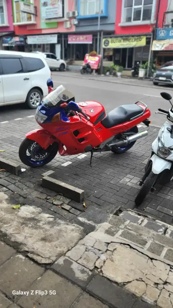 CBR 1000 F Huricane / CBR250rr /CBR 150r