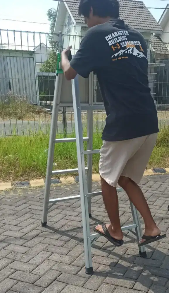 Tangga aluminium lipat kuat murah