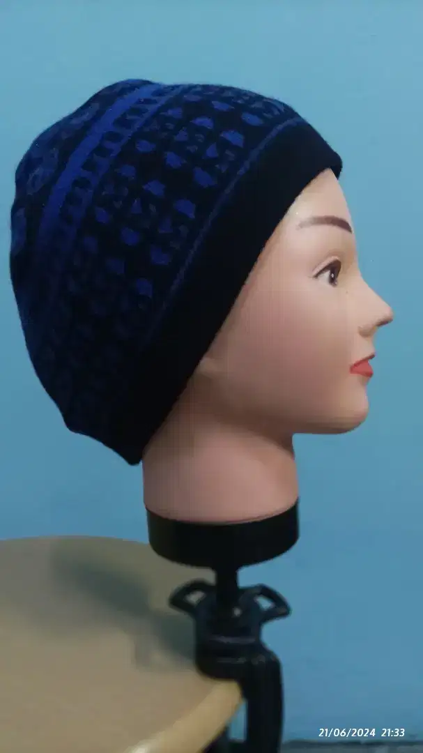 Beanie/ topi kupluk MOSCHINO original.