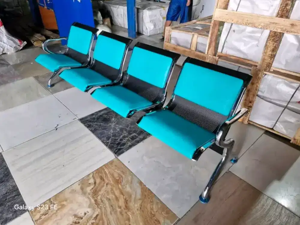 Kursi tunggu lapis busa / kursi tunggu stainles 4 dudukan