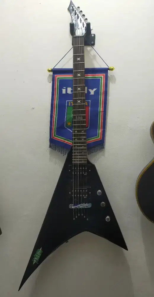 Artrock Azis MS Jamrud studio