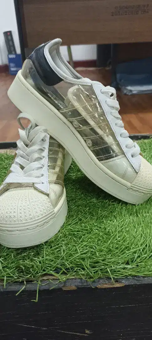 Sepatu Adidas superstar transparan