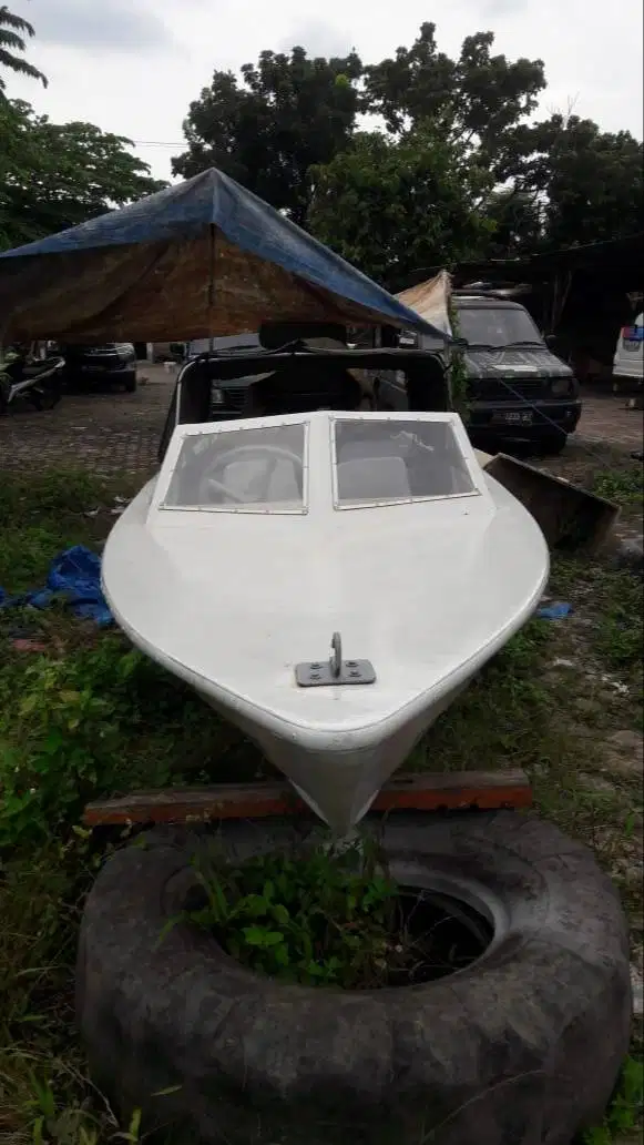 Perahu Boat speed boat fiberglass kapasitas dibawah 10 org jual murah