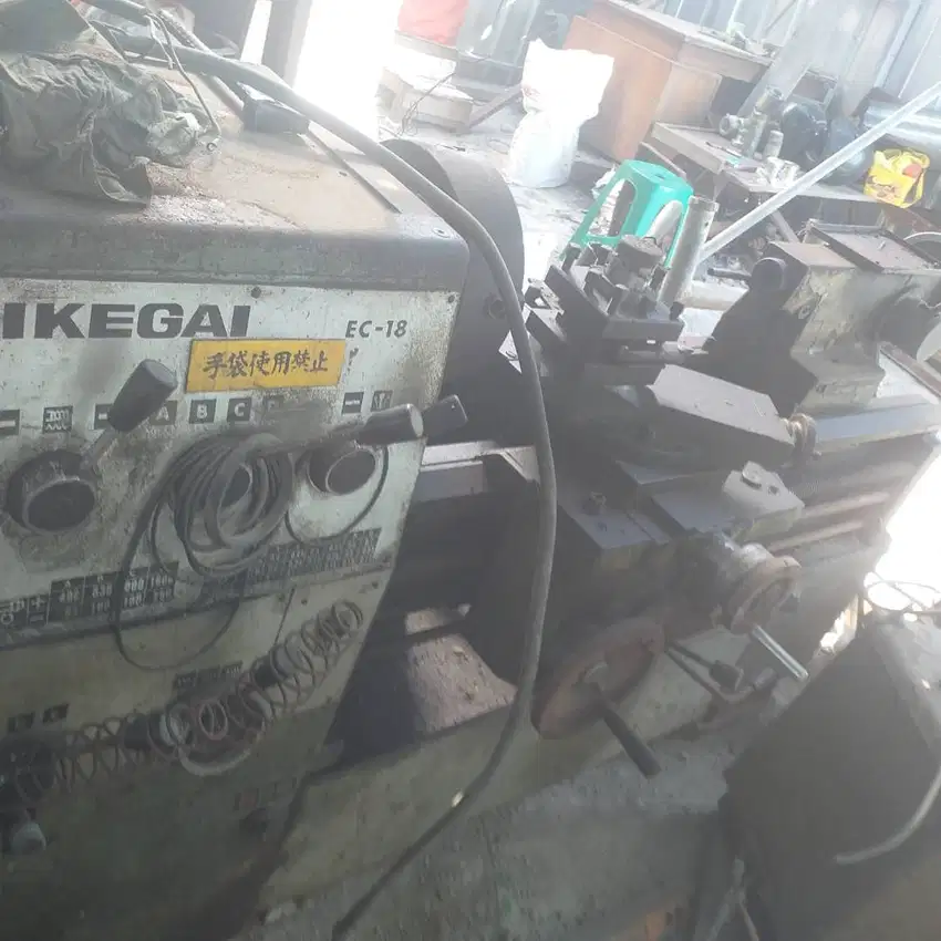 Jual mesin bubut jepang